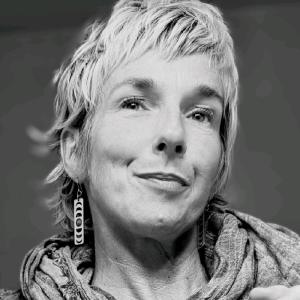 Erika Spanger Headshot